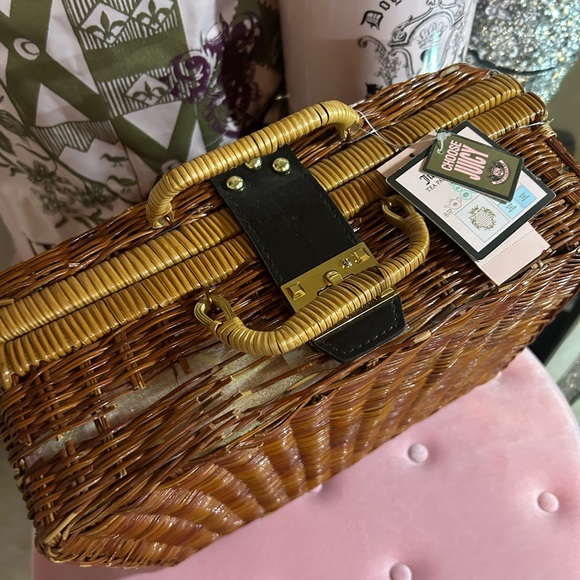 NWT JUICY COUTURE TEA PARTY SET FOR 4 IN WICKER BASKET VERY RARE SEE DETAILS - Picture 11 of 11
